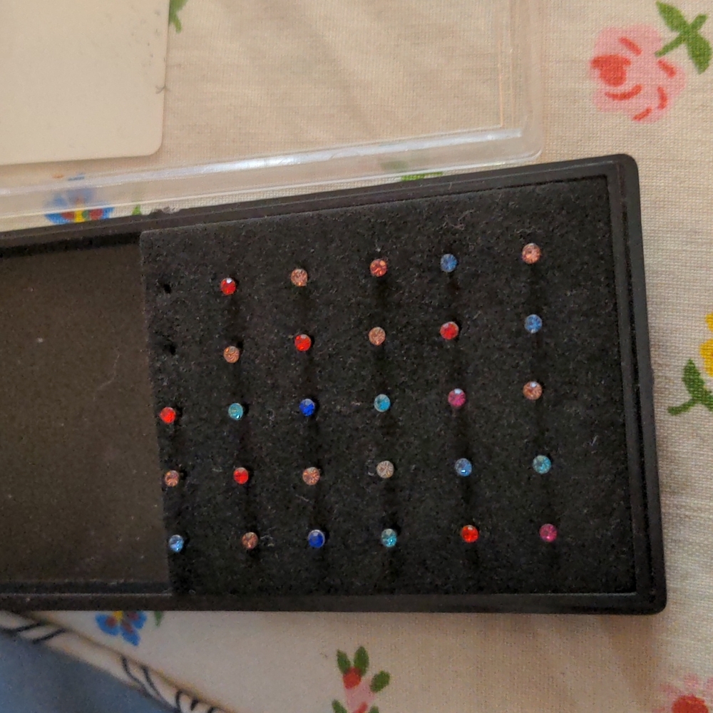 Nose Studs Surgical Steel NWOT Nose Piercing Studs 1.8mm